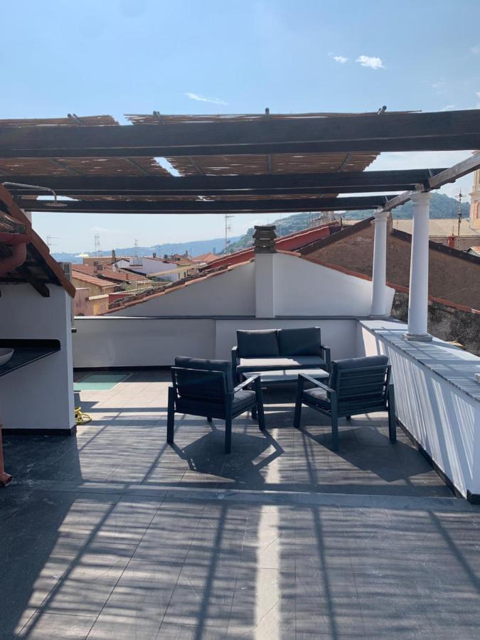 Casa Del Poeta Apartman Riva Ligure Kültér fotó